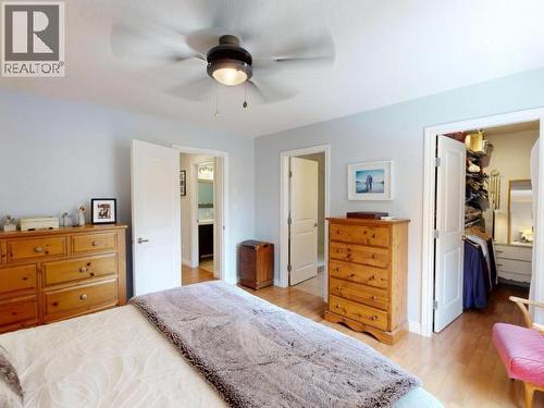7066 Qualicum Way, Powell River, BC - Indoor Photo Showing Bedroom