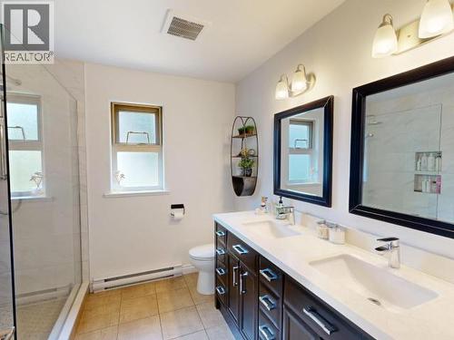 7066 Qualicum Way, Powell River, BC - Indoor Photo Showing Bathroom