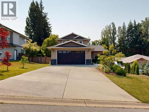 7066 Qualicum Way, Powell River, BC - Outdoor With Facade