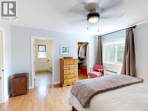 7066 Qualicum Way, Powell River, BC - Indoor Photo Showing Bedroom
