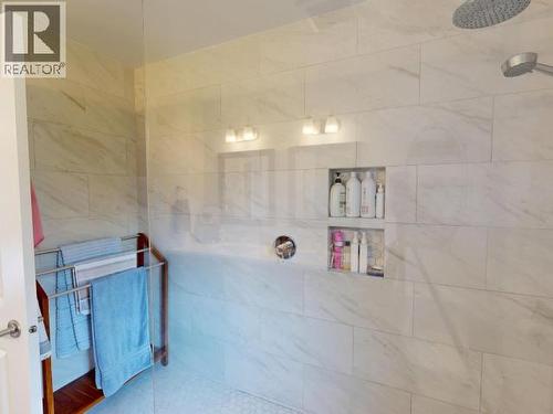 7066 Qualicum Way, Powell River, BC - Indoor Photo Showing Bathroom