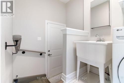 2 Gaddi Way, Vaughan, ON - Indoor Photo Showing Laundry Room