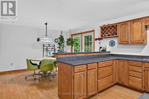 335 Douro 3Rd Line, Douro-Dummer, ON - Indoor Photo Showing Kitchen