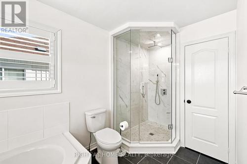 179 Cachet Boulevard, Whitby, ON - Indoor Photo Showing Bathroom