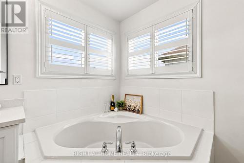 179 Cachet Boulevard, Whitby, ON - Indoor Photo Showing Bathroom