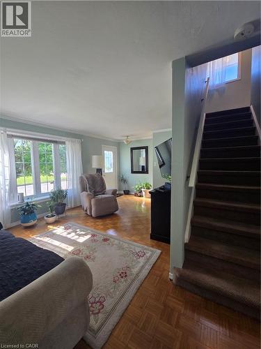 59 Chalmers Street S, Cambridge, ON - Indoor Photo Showing Living Room
