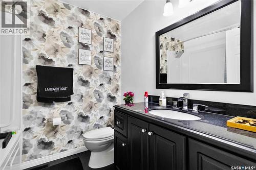 526 Tobin Crescent, Saskatoon, SK - Indoor Photo Showing Bathroom