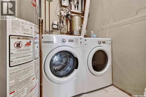 526 Tobin Crescent, Saskatoon, SK - Indoor Photo Showing Laundry Room