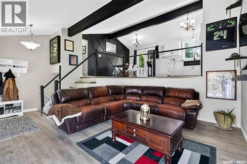 526 Tobin Crescent, Saskatoon, SK - Indoor Photo Showing Living Room