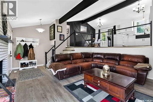 526 Tobin Crescent, Saskatoon, SK - Indoor Photo Showing Living Room