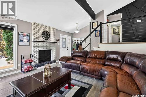 526 Tobin Crescent, Saskatoon, SK - Indoor Photo Showing Living Room With Fireplace