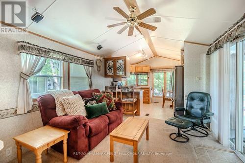 13 Huron Circle, Wasaga Beach, ON - Indoor Photo Showing Living Room