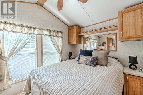 13 Huron Circle, Wasaga Beach, ON - Indoor Photo Showing Bedroom
