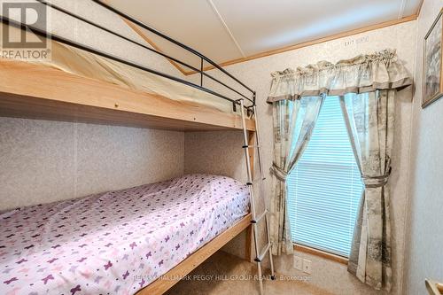 13 Huron Circle, Wasaga Beach, ON - Indoor Photo Showing Bedroom