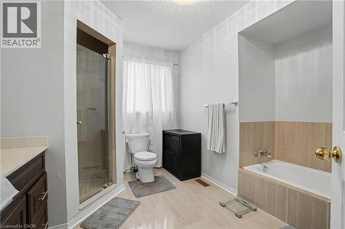 5172 Hidden Valley Court, Mississauga, ON - Indoor Photo Showing Bathroom