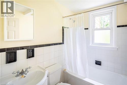 718 Ross Street Unit# 2, Burlington, ON - Indoor Photo Showing Bathroom