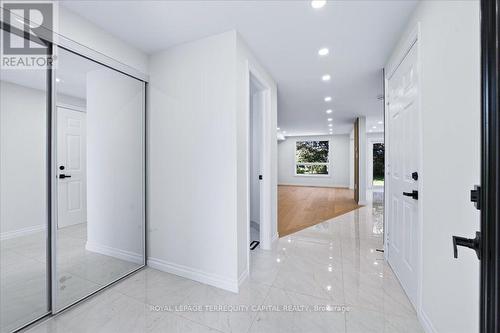 4 Cassandra Drive, Barrie, ON - Indoor Photo Showing Other Room
