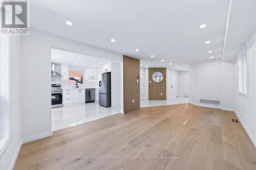 4 Cassandra Drive, Barrie, ON - Indoor Photo Showing Other Room