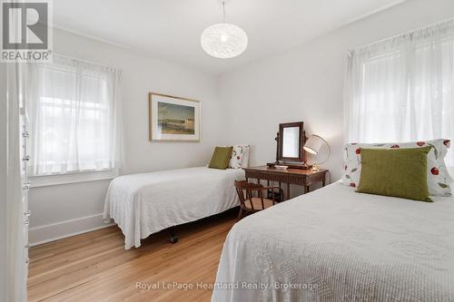 284 Elgin Avenue W, Goderich (Goderich (Town)), ON - Indoor Photo Showing Bedroom