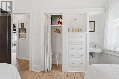 284 Elgin Avenue W, Goderich (Goderich (Town)), ON - Indoor Photo Showing Bedroom