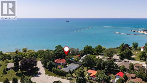 284 Elgin Avenue W, Goderich (Goderich (Town)), ON - Outdoor With Body Of Water With View