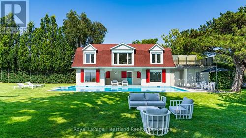 284 Elgin Avenue W, Goderich (Goderich (Town)), ON - Outdoor With In Ground Pool
