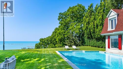 284 Elgin Avenue W, Goderich (Goderich (Town)), ON - Outdoor With In Ground Pool