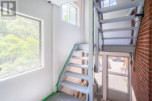 2 - 718 Ross Street, Burlington, ON - Indoor Photo Showing Other Room