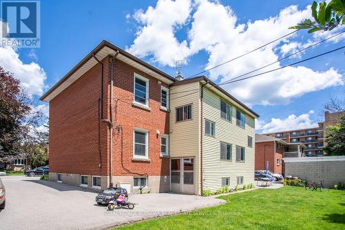 2 - 718 Ross Street, Burlington, ON - Outdoor