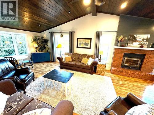 Hague Acreage, Rosthern Rm No. 403, SK - Indoor Photo Showing Living Room With Fireplace