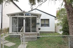31 Moore Avenue  Winnipeg, MB R2M 3S3