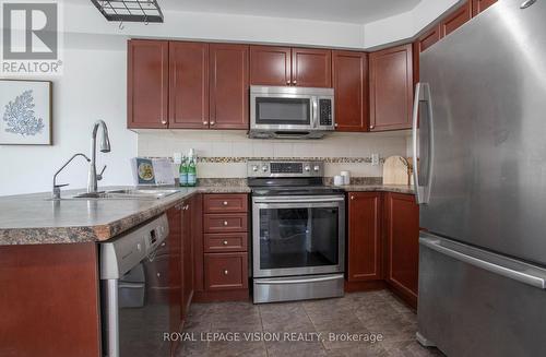 2 Laprade Square, Clarington, ON - Indoor Photo Showing Kitchen