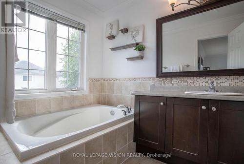 2 Laprade Square, Clarington, ON - Indoor Photo Showing Bathroom