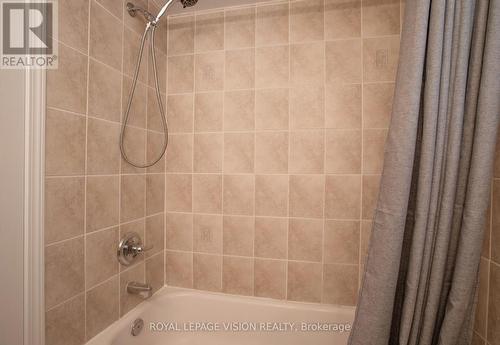 2 Laprade Square, Clarington, ON - Indoor Photo Showing Bathroom