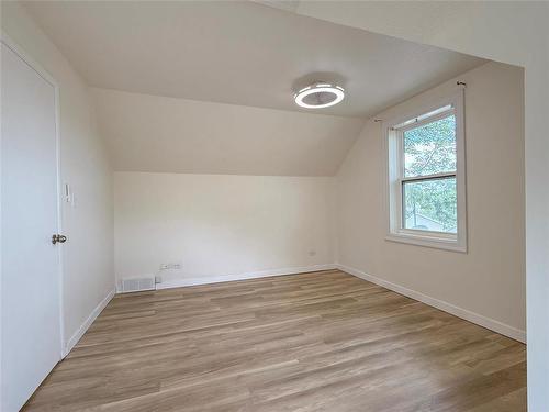 534 20Th Street, Brandon, MB - Indoor Photo Showing Other Room