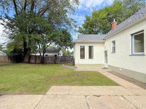 Mature Trees - 534 20Th Street, Brandon, MB - Outdoor