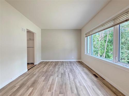 Newer Window - 534 20Th Street, Brandon, MB - Indoor Photo Showing Other Room