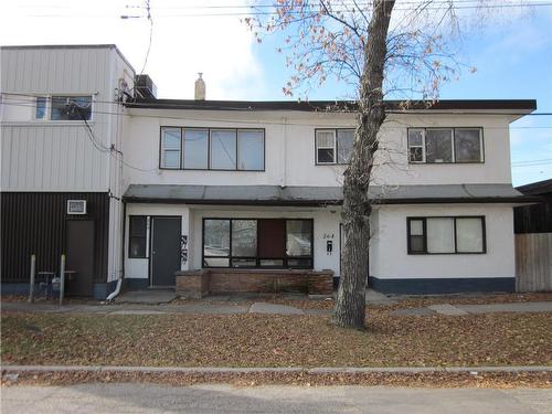 Triplex off Boyd Ave - 1136 Main Street, Winnipeg, MB 
