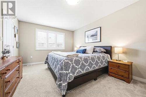 32 Dulgaren Street, Hamilton, ON - Indoor Photo Showing Bedroom