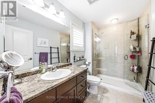 32 Dulgaren Street, Hamilton, ON - Indoor Photo Showing Bathroom