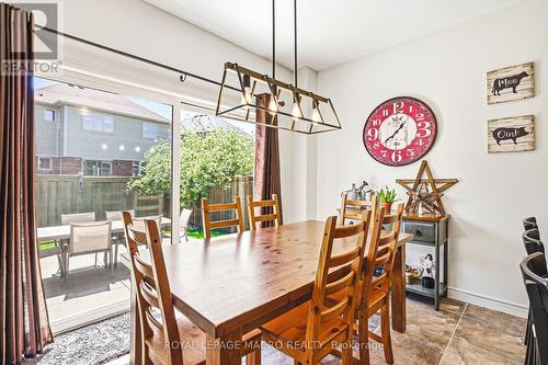 32 Dulgaren Street, Hamilton, ON - Indoor Photo Showing Dining Room