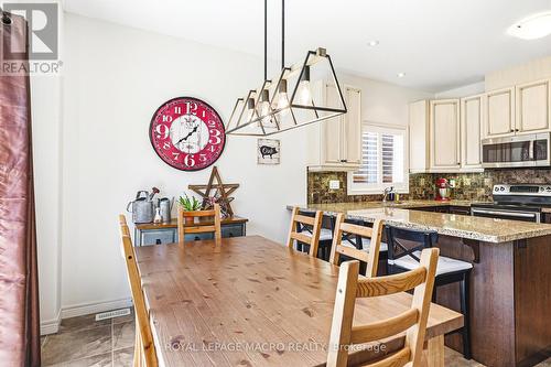 32 Dulgaren Street, Hamilton, ON - Indoor