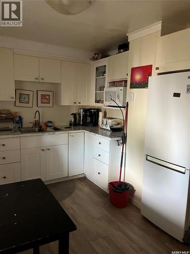 726 M Avenue S, Saskatoon, SK - Indoor Photo Showing Kitchen
