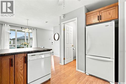 426 Rutherford Crescent, Saskatoon, SK - Indoor Photo Showing Kitchen