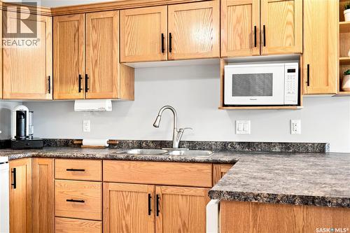 426 Rutherford Crescent, Saskatoon, SK - Indoor Photo Showing Kitchen