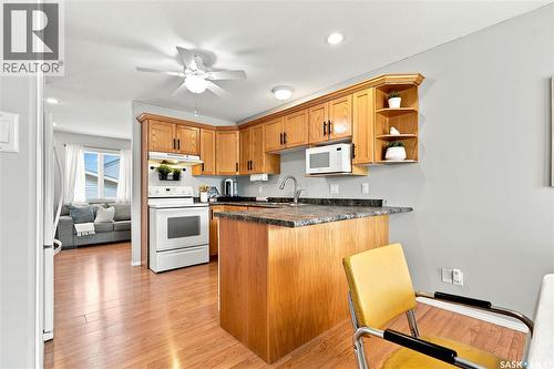 426 Rutherford Crescent, Saskatoon, SK - Indoor Photo Showing Kitchen