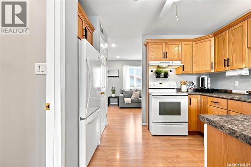 426 Rutherford Crescent, Saskatoon, SK - Indoor Photo Showing Kitchen