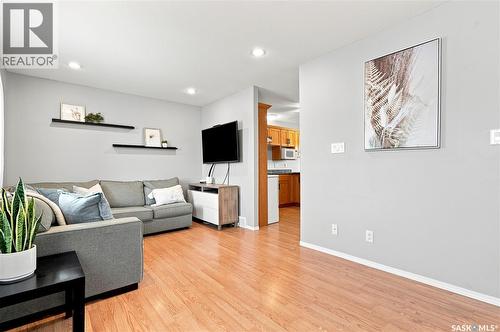 426 Rutherford Crescent, Saskatoon, SK - Indoor Photo Showing Living Room