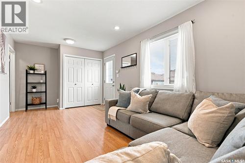 426 Rutherford Crescent, Saskatoon, SK - Indoor Photo Showing Living Room