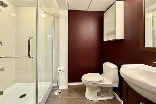 18 Thunder Bay, Winnipeg, MB - Indoor Photo Showing Bathroom